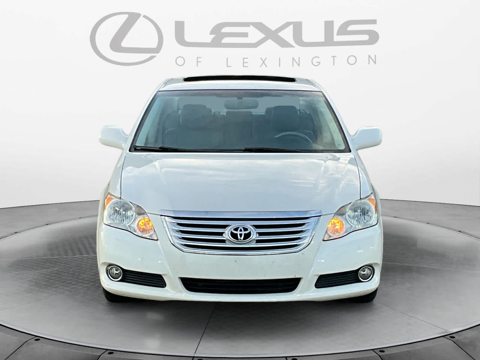 2010 Toyota Avalon XLS 8