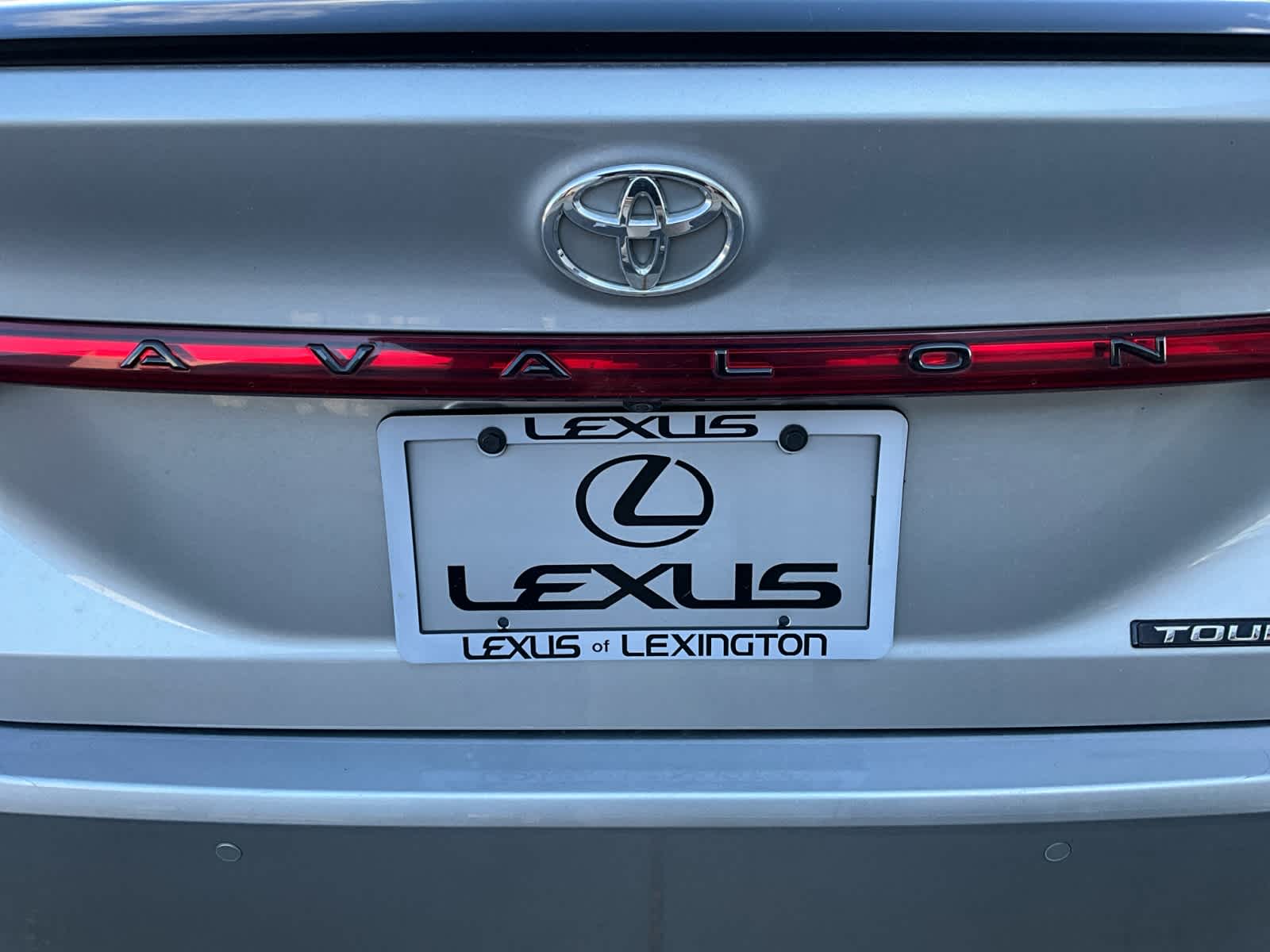 2019 Toyota Avalon XLE 16