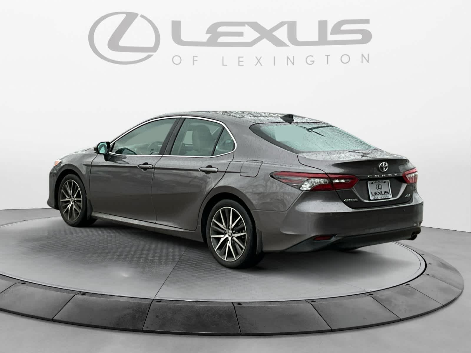 2023 Toyota Camry XLE 3