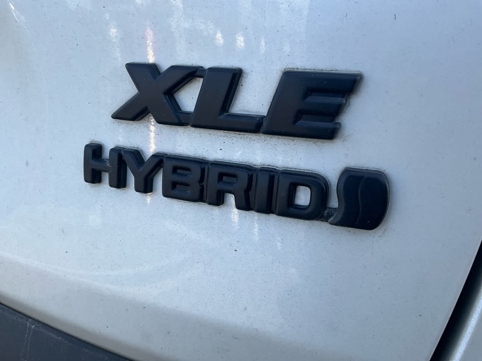 2021 Toyota RAV4 Hybrid XLE Premium 18