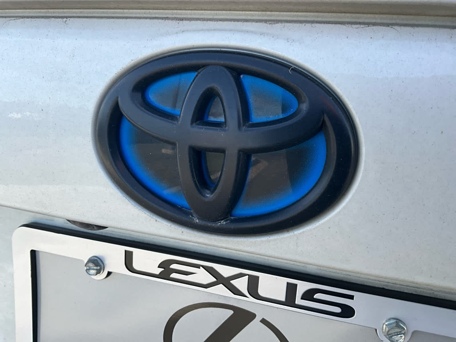 2021 Toyota RAV4 Hybrid XLE Premium 16