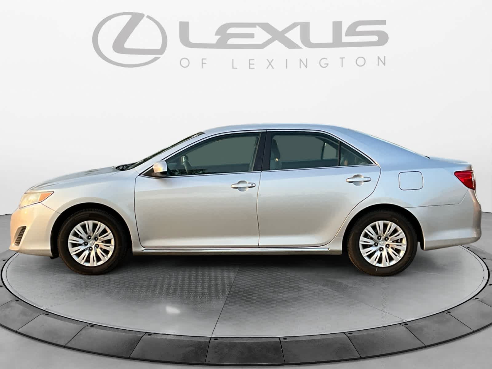 2014 Toyota Camry LE 2