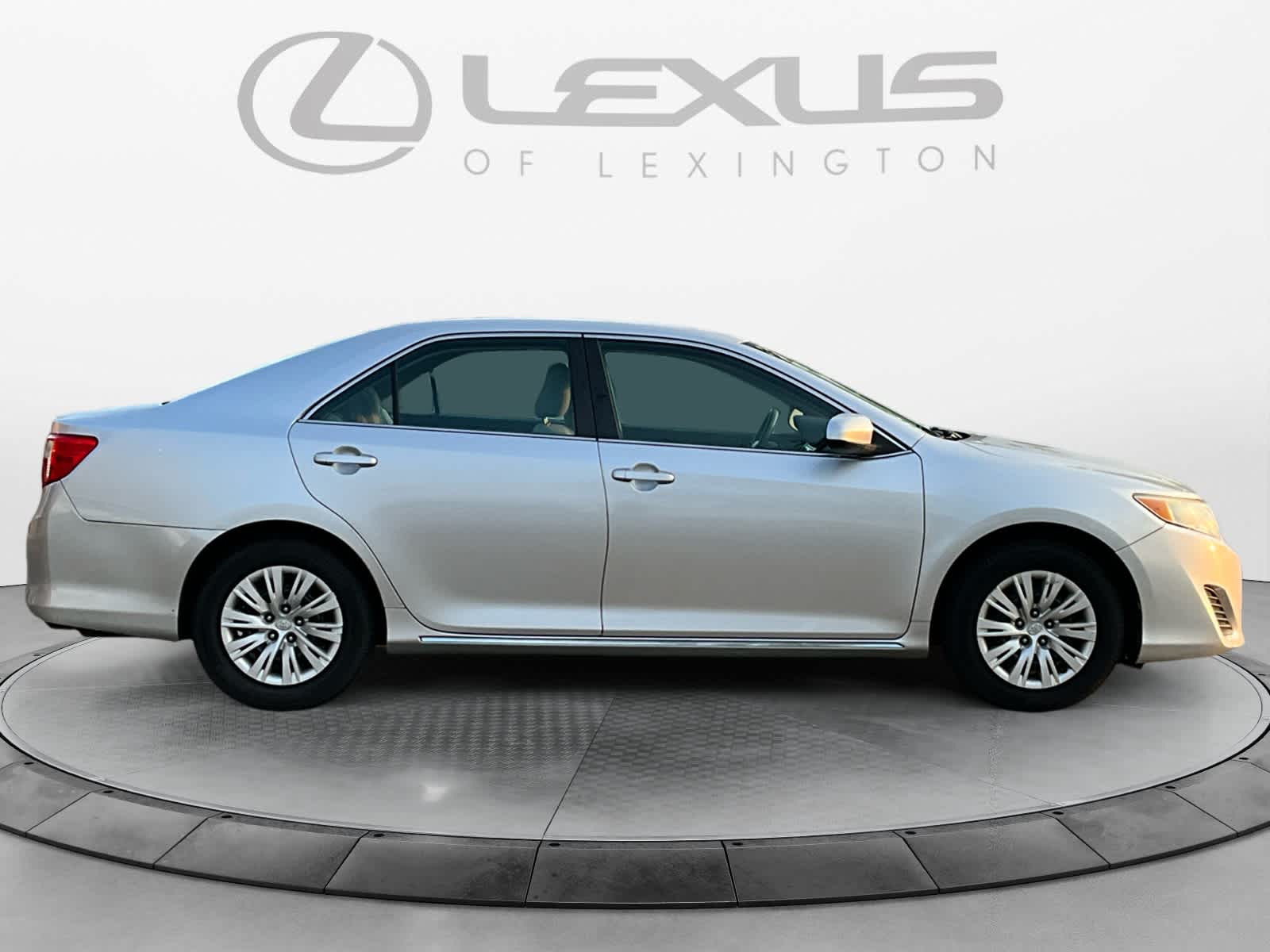 2014 Toyota Camry LE 6