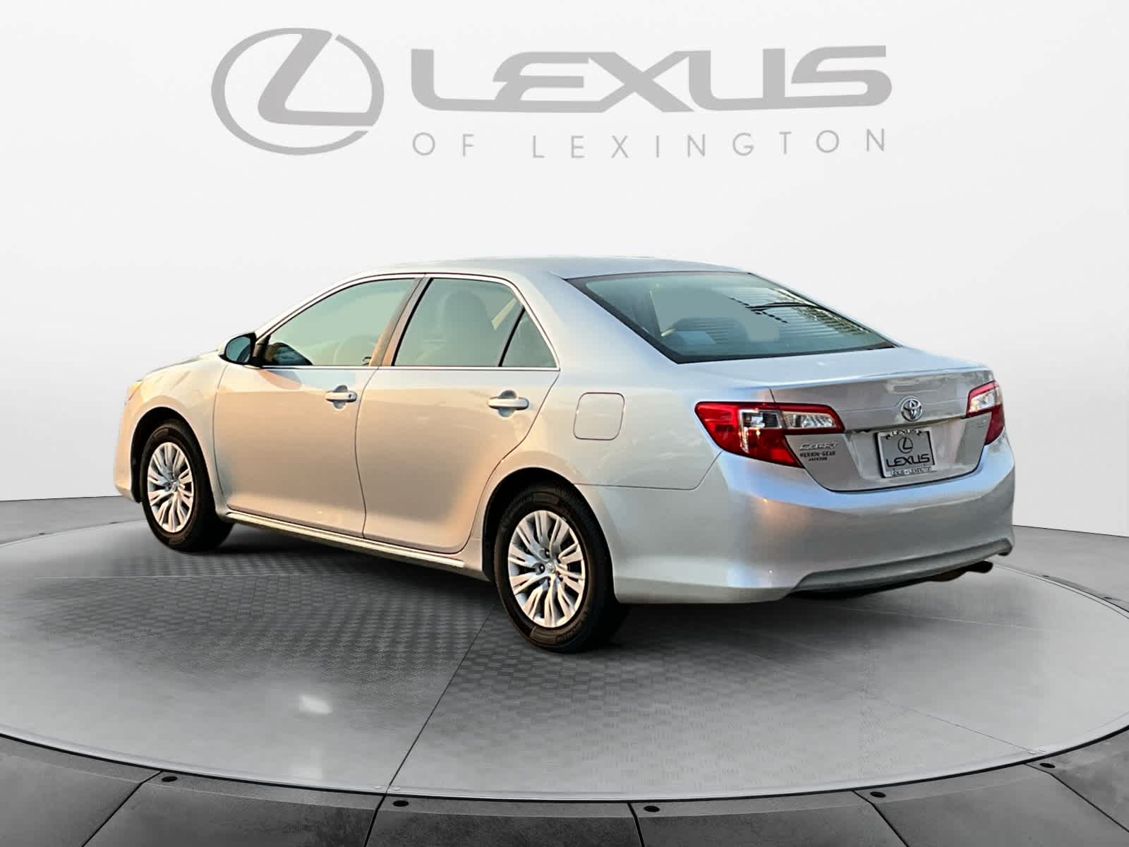 2014 Toyota Camry LE 3