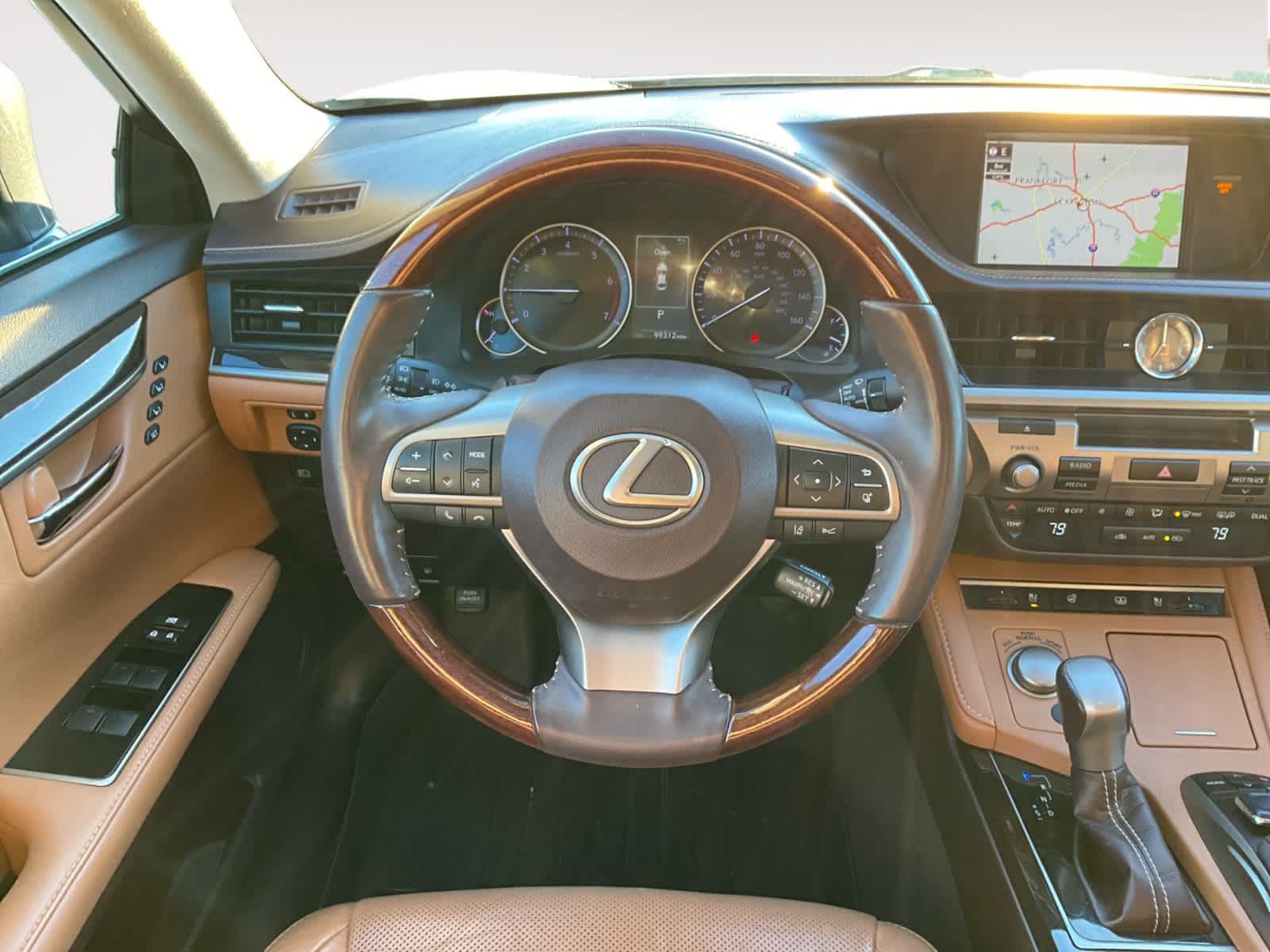 2018 Lexus ES  12