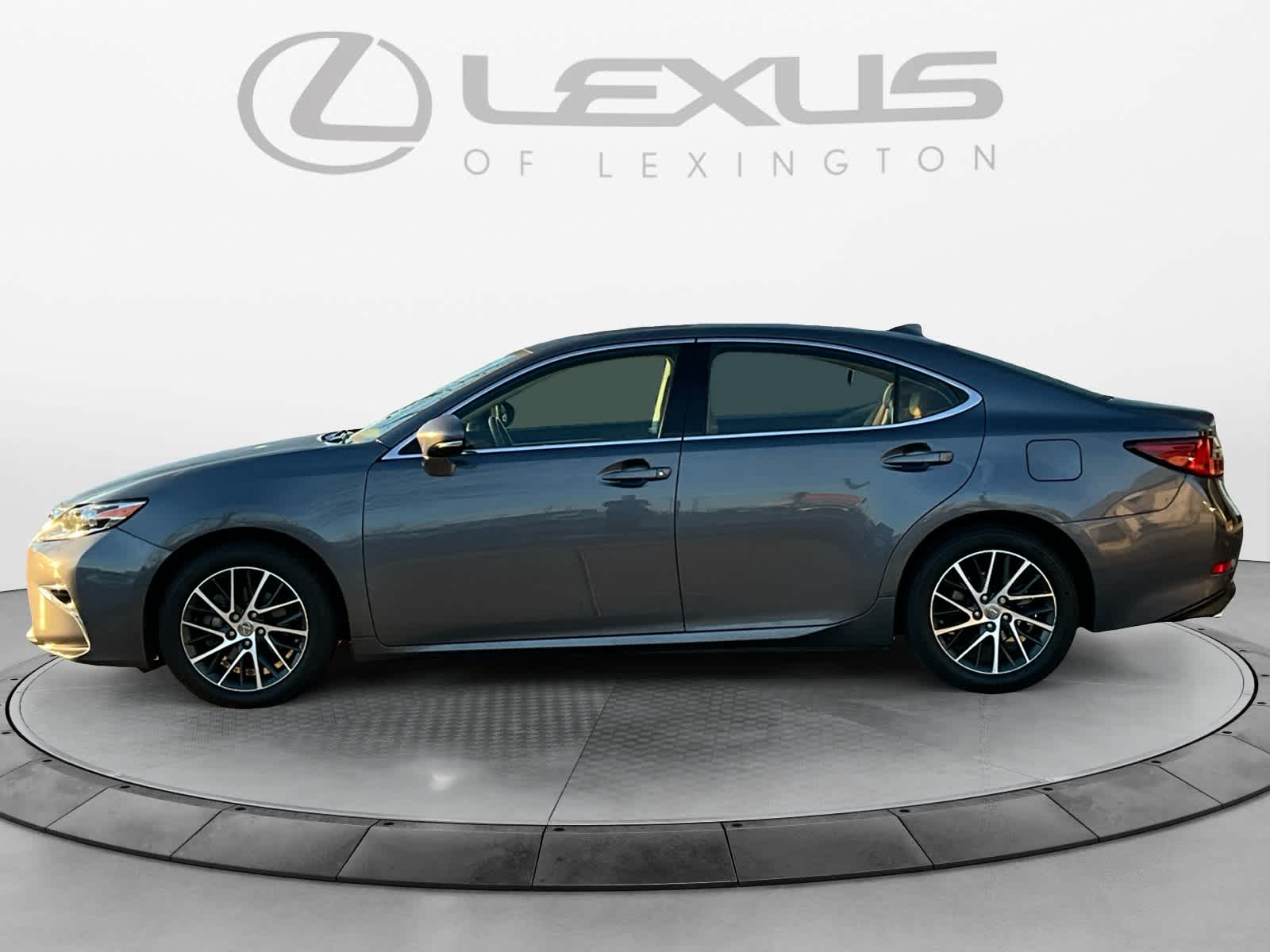 2018 Lexus ES  2