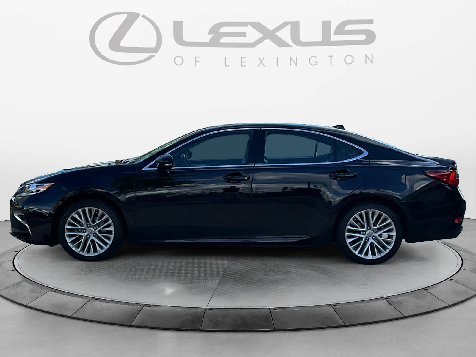 2018 Lexus ES  2