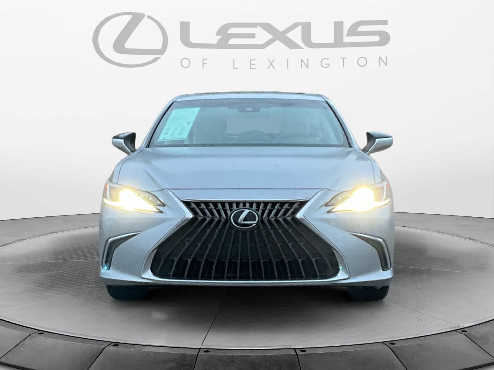 2022 Lexus ES  8