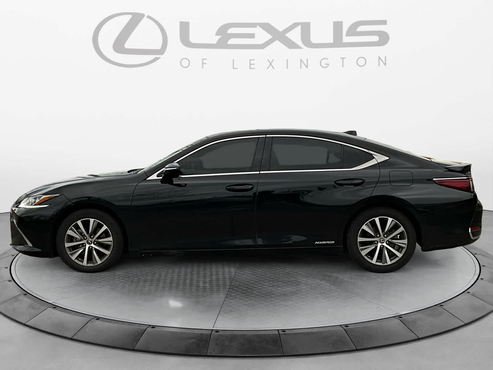 2021 Lexus ES  2