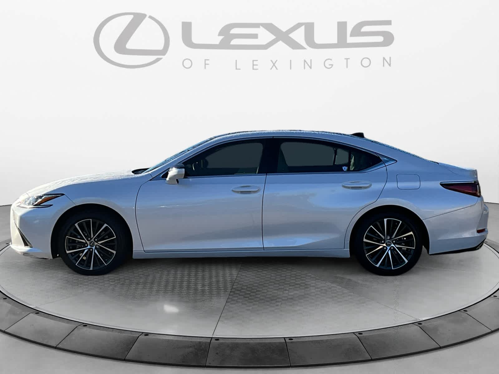 2023 Lexus ES  2