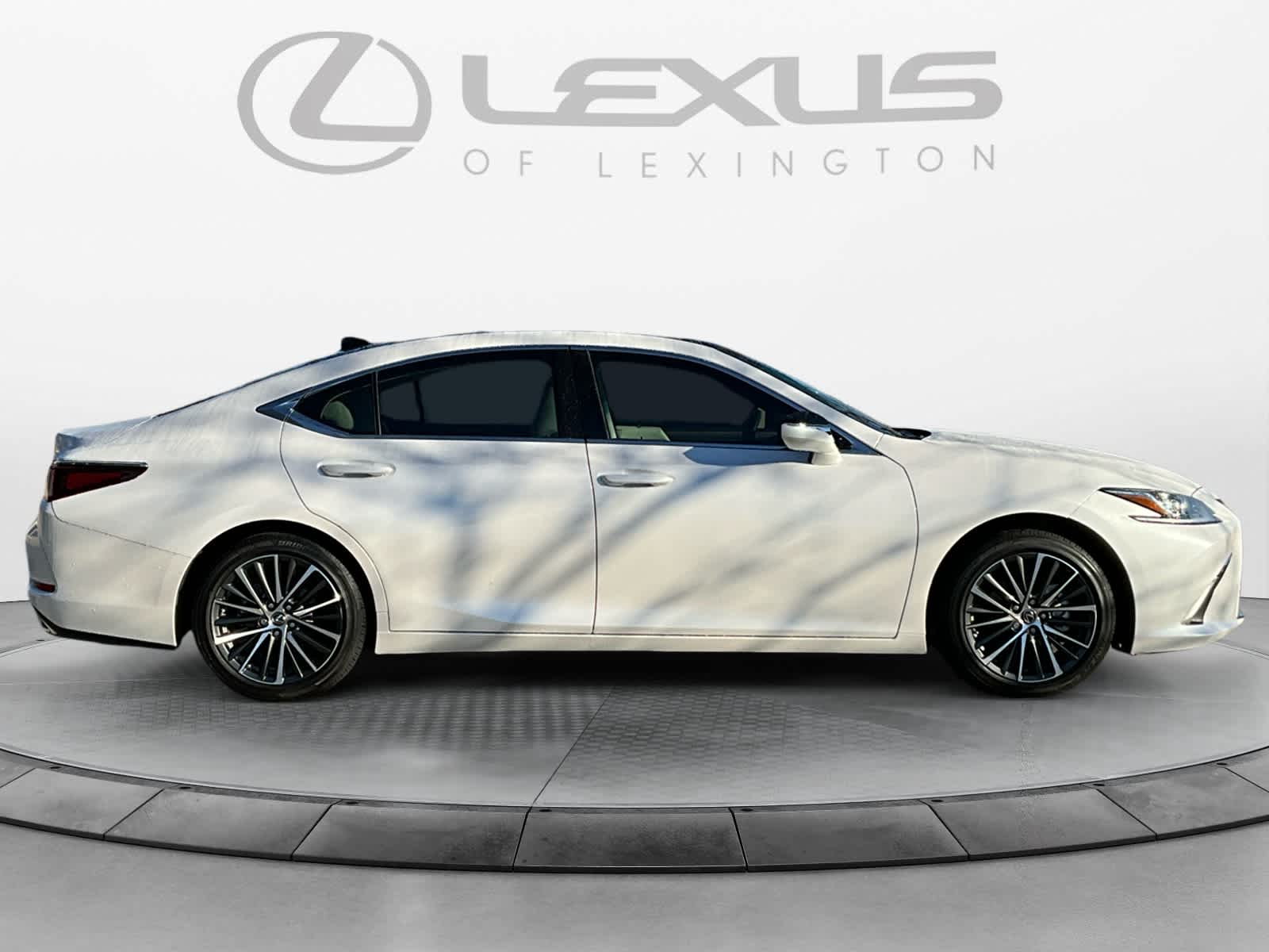 2023 Lexus ES  6