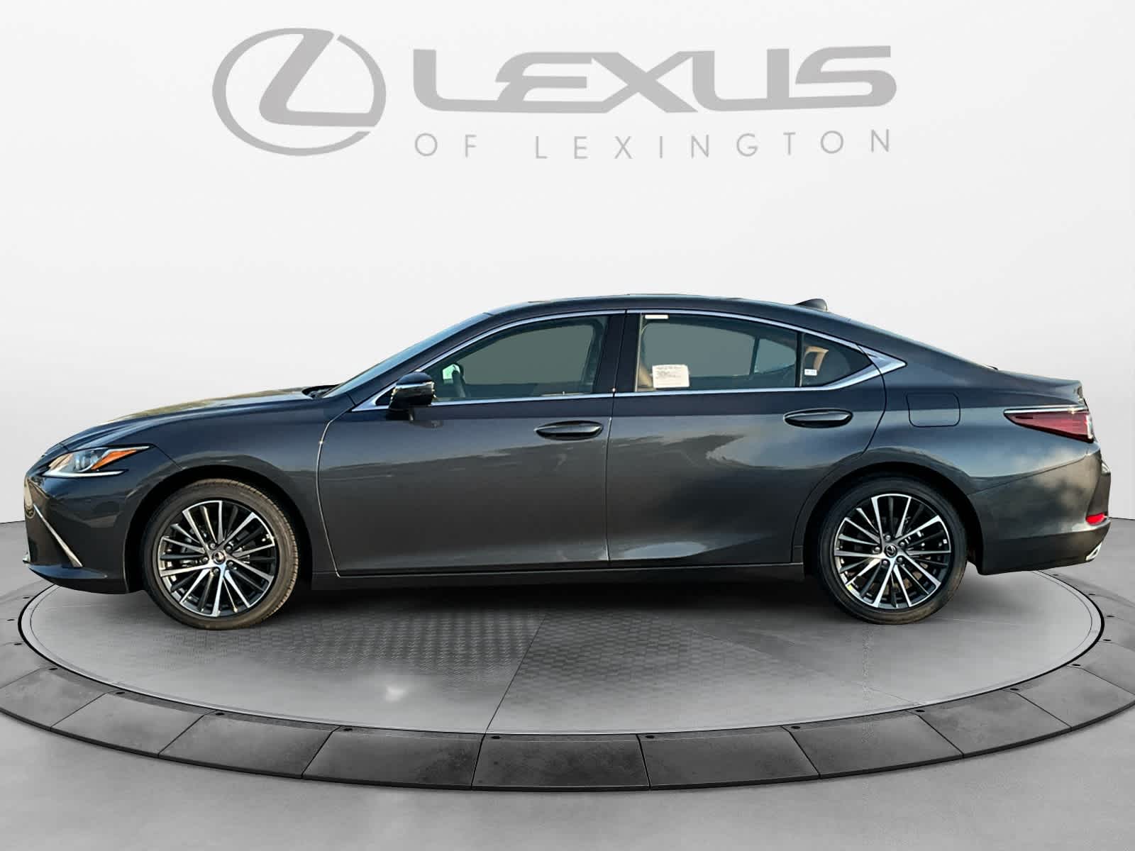 2025 Lexus ES  2