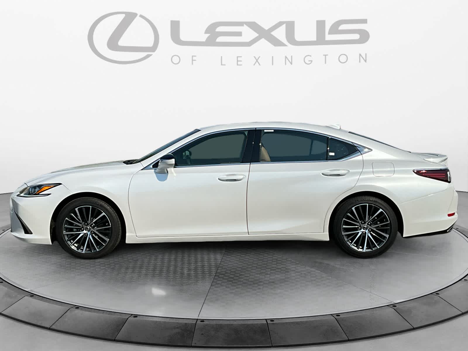 2023 Lexus ES  2