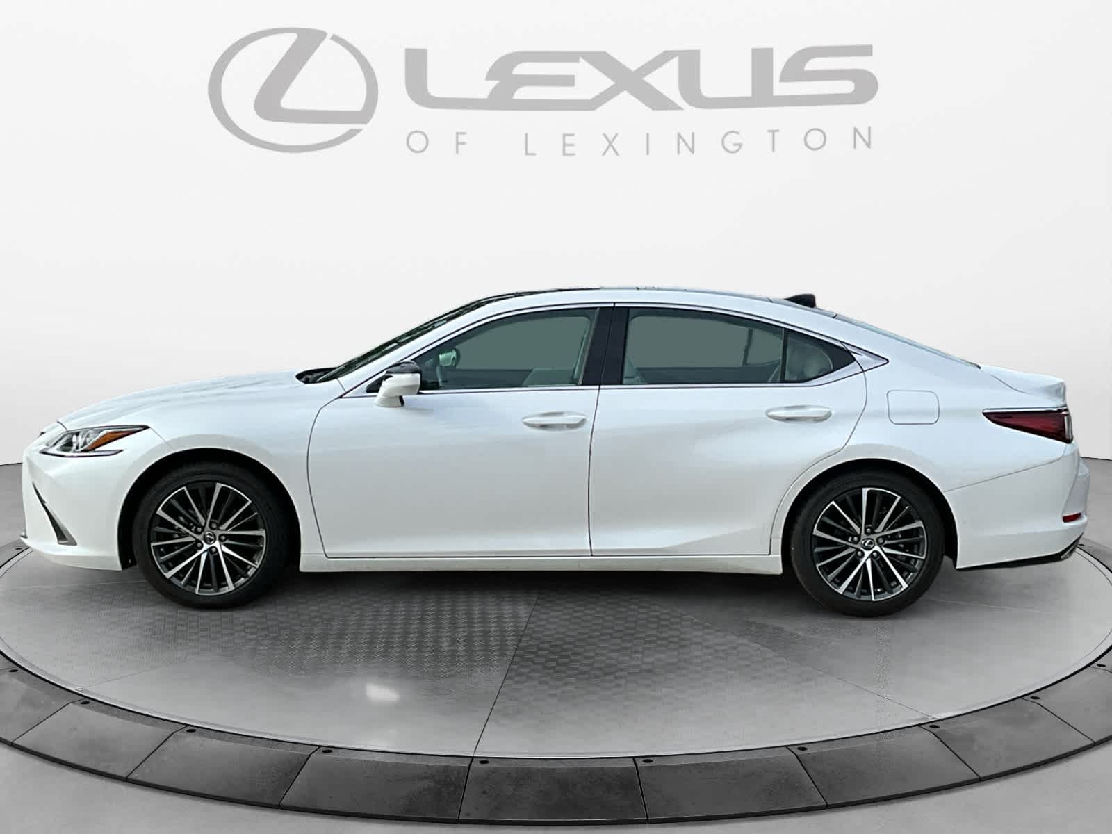 2024 Lexus ES  2