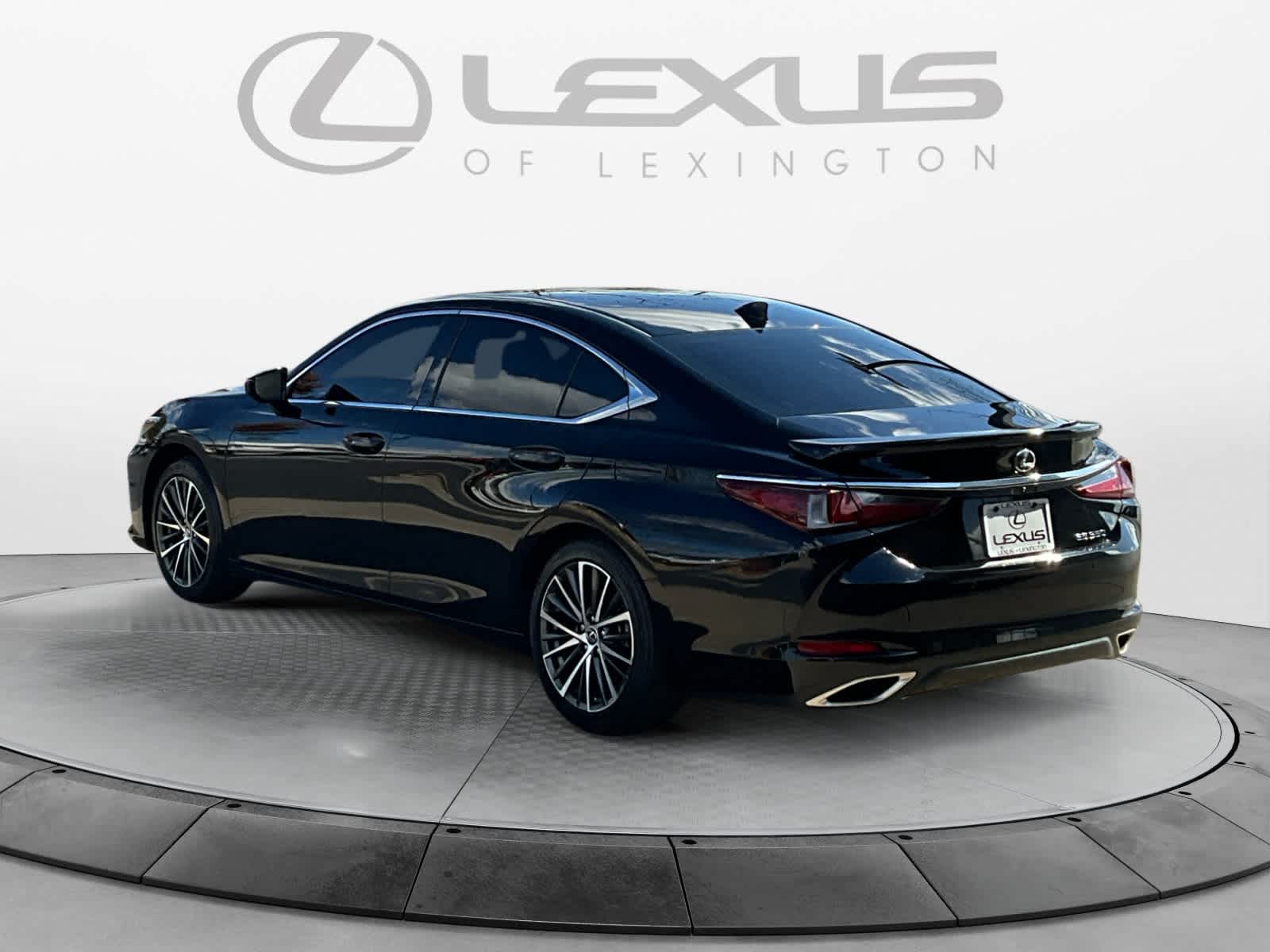 2023 Lexus ES  3