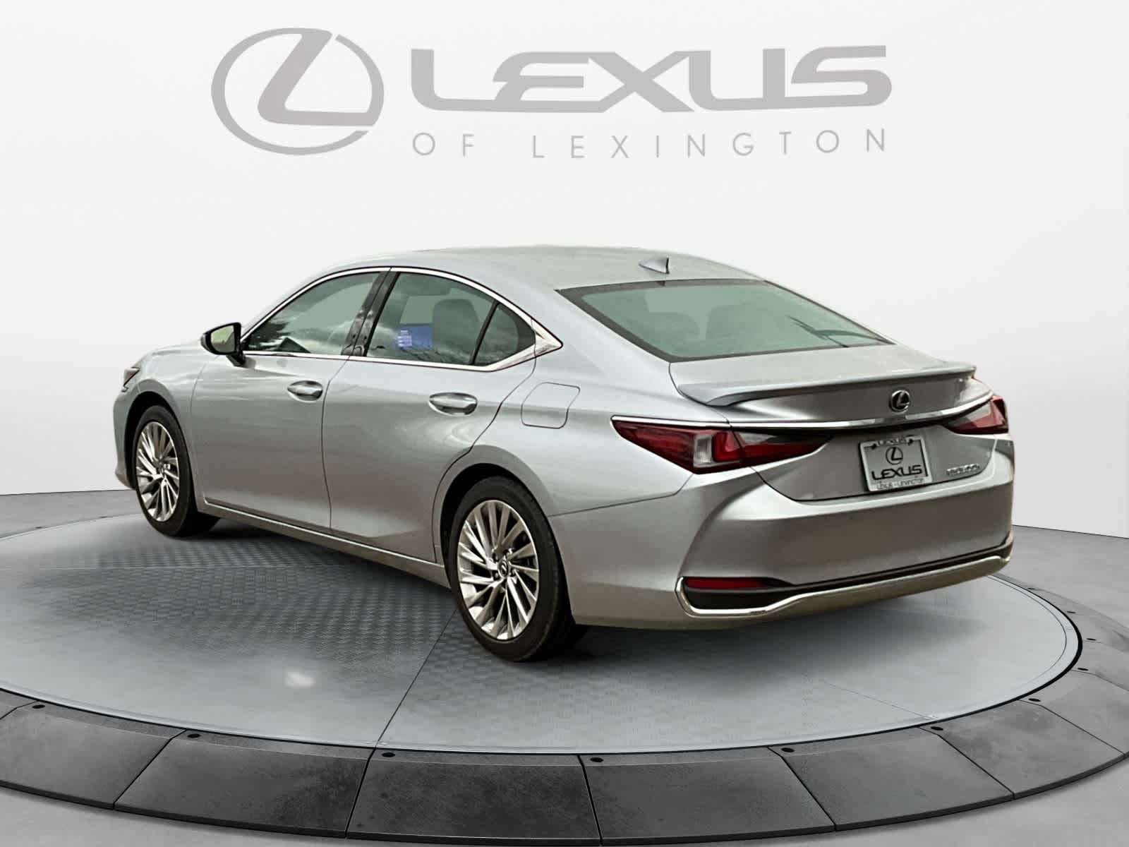 2023 Lexus ES Luxury 3