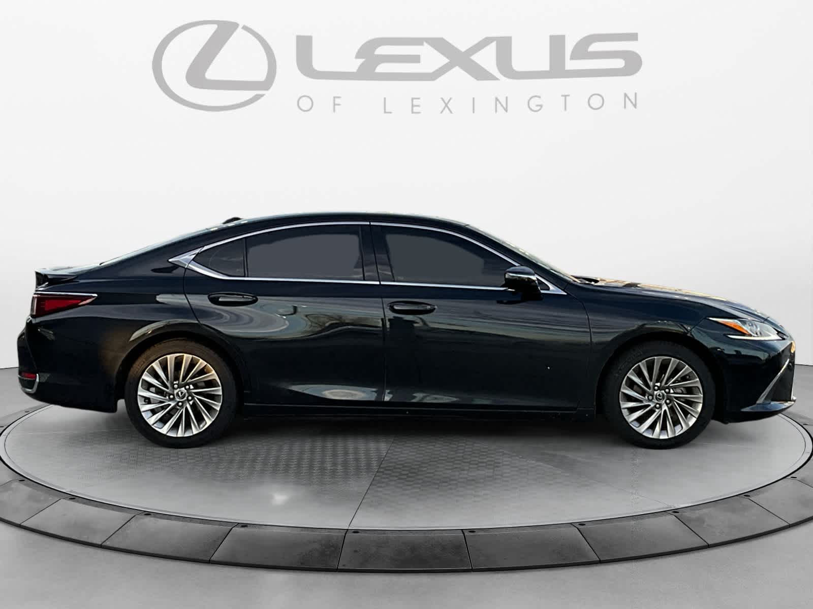 2023 Lexus ES Luxury 6