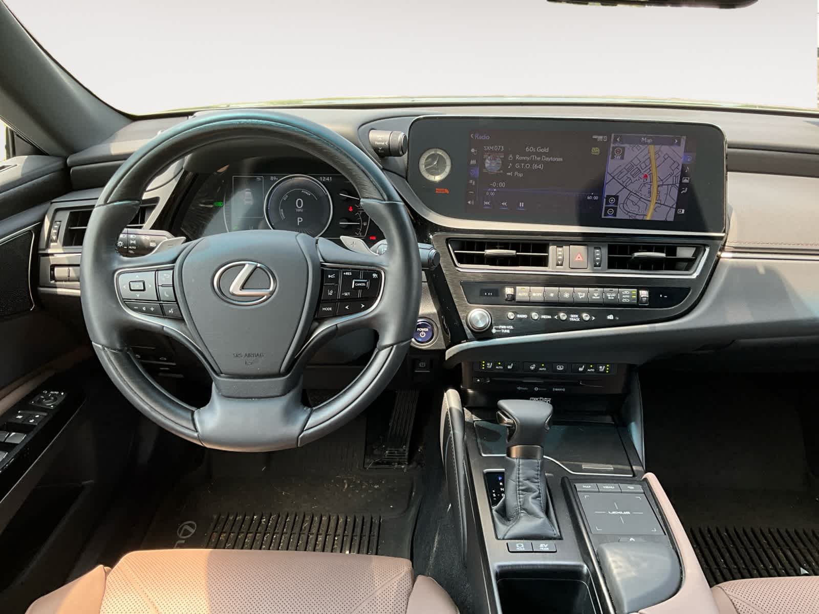 2022 Lexus ES Luxury 10