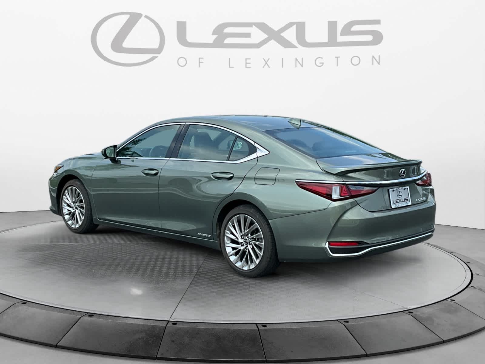 2022 Lexus ES Luxury 3