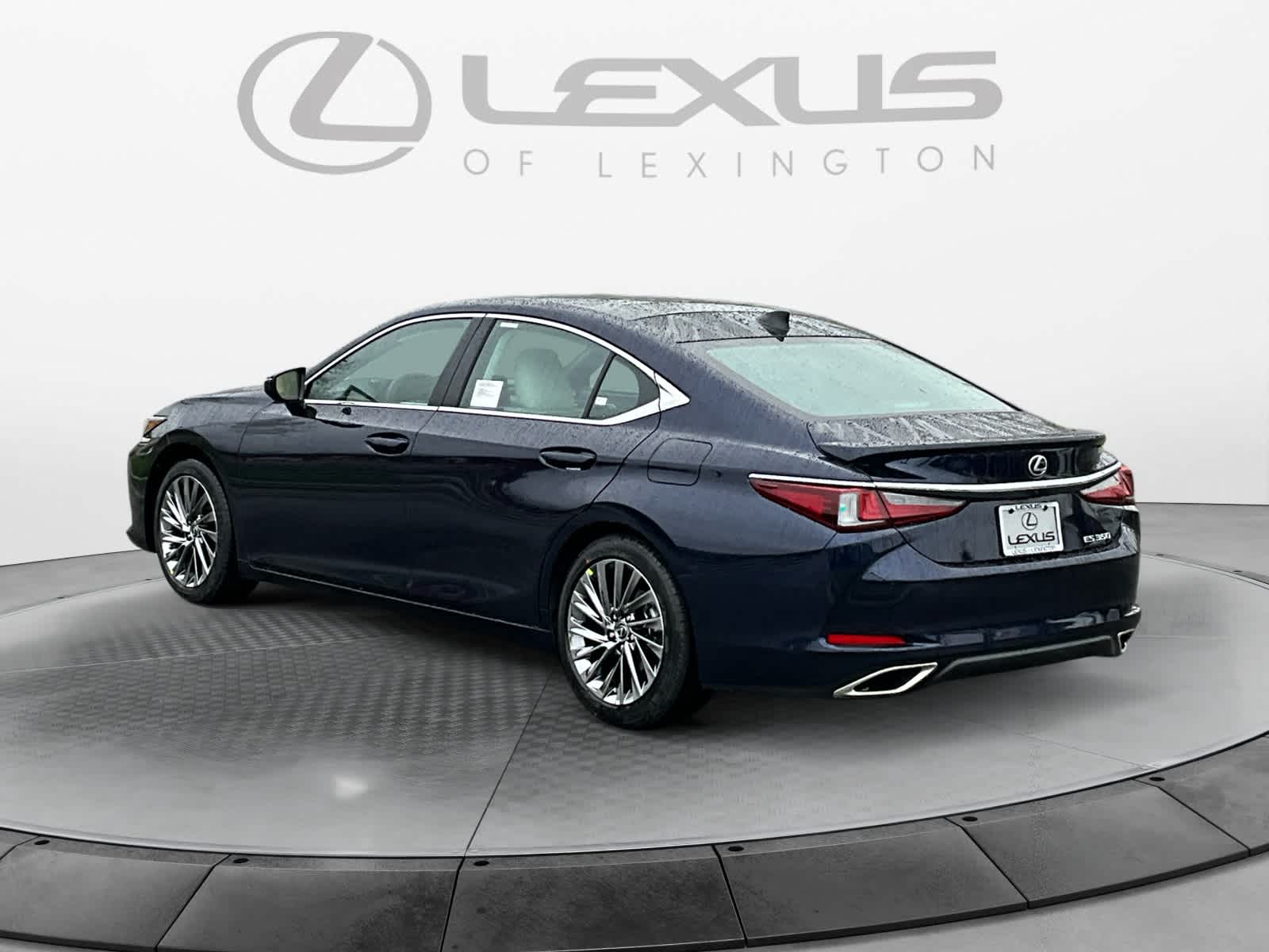 2025 Lexus ES Luxury 3