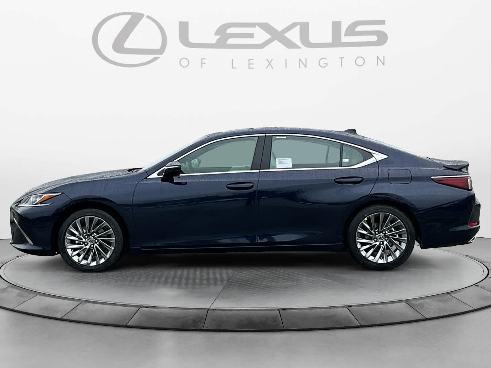 2025 Lexus ES Luxury 2