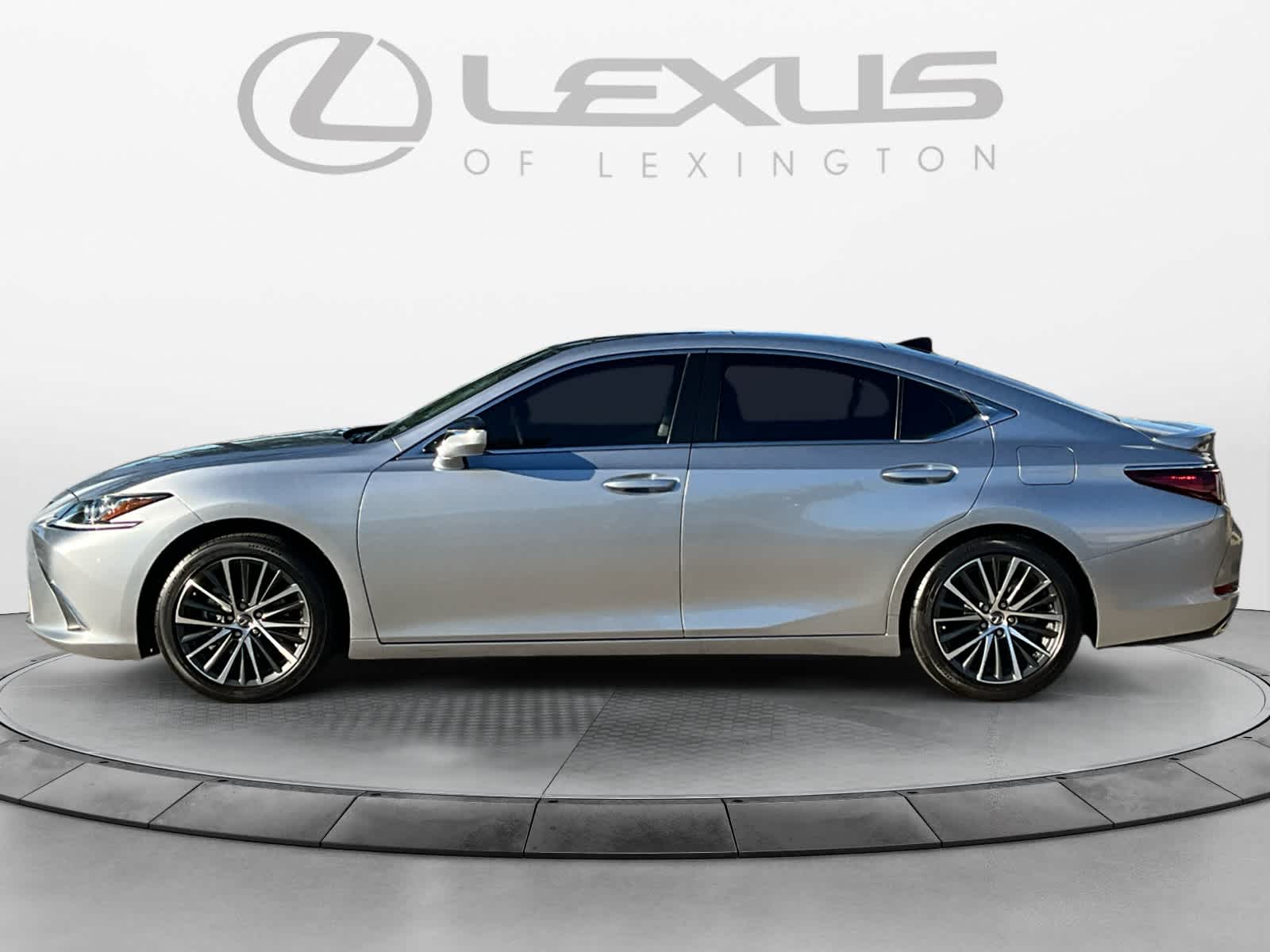 2023 Lexus ES Luxury 2