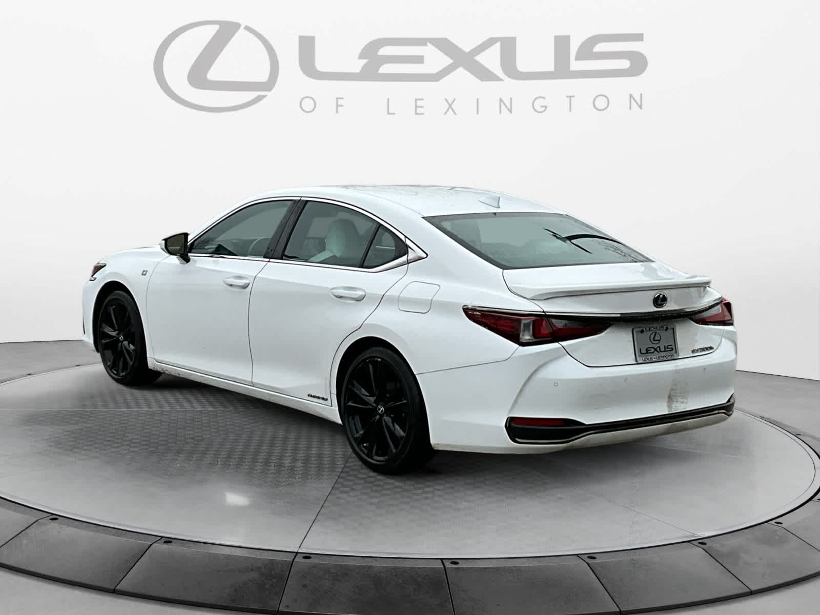 2022 Lexus ES F SPORT 3