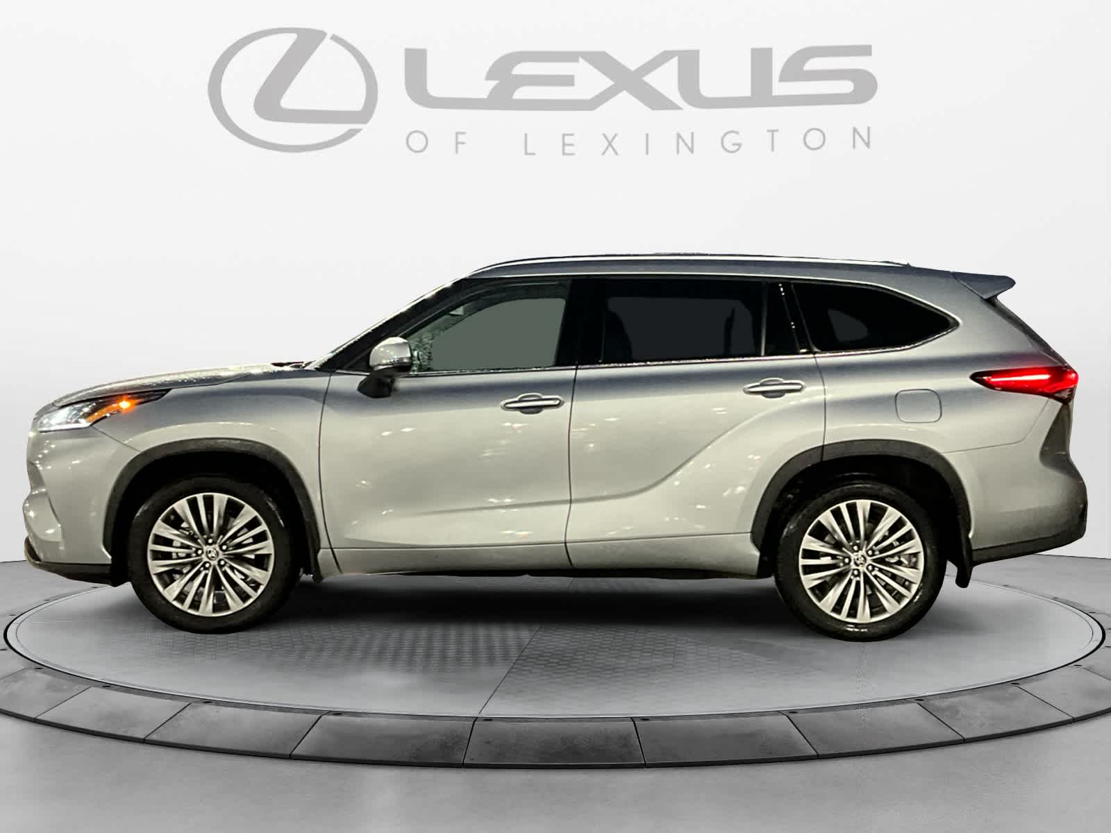 2021 Toyota Highlander Platinum 2