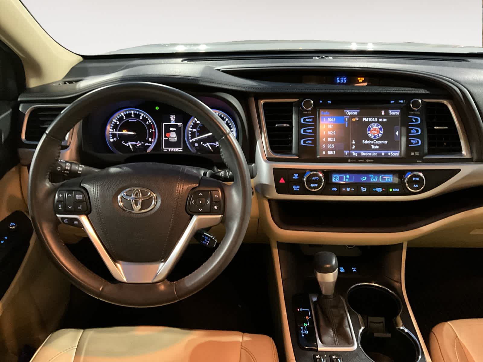 2016 Toyota Highlander XLE 10