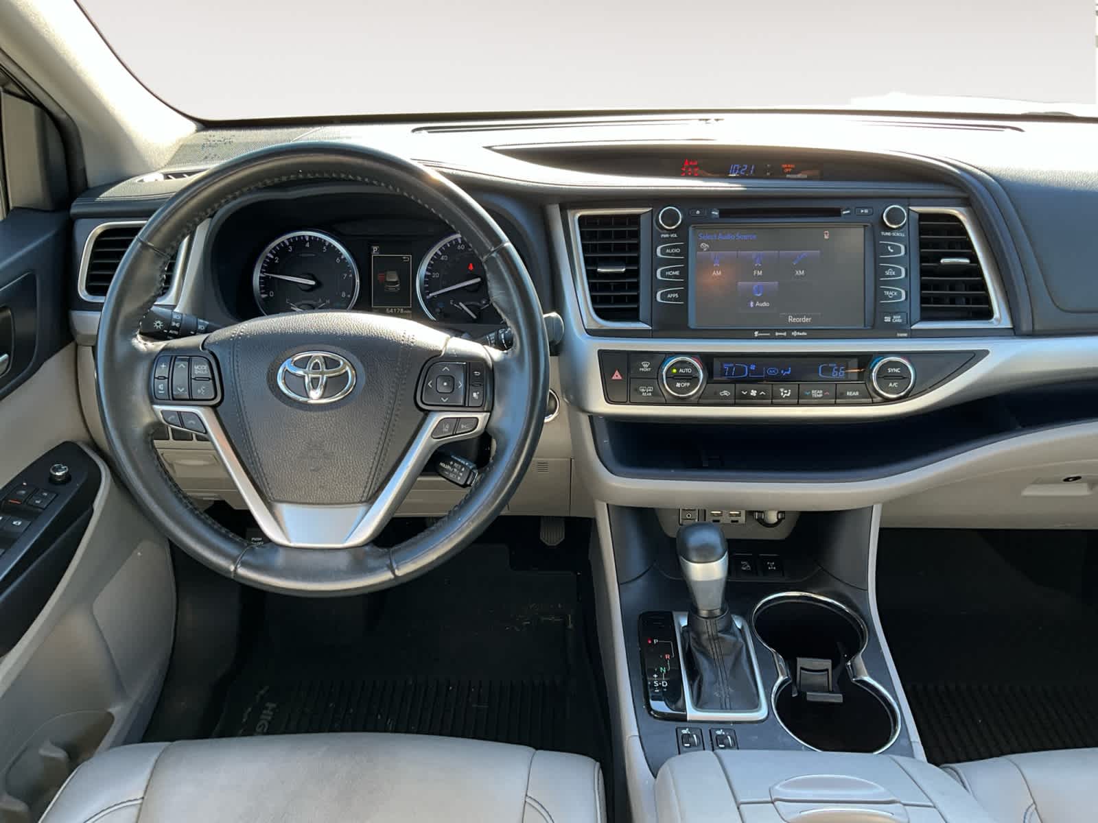 2019 Toyota Highlander XLE 10