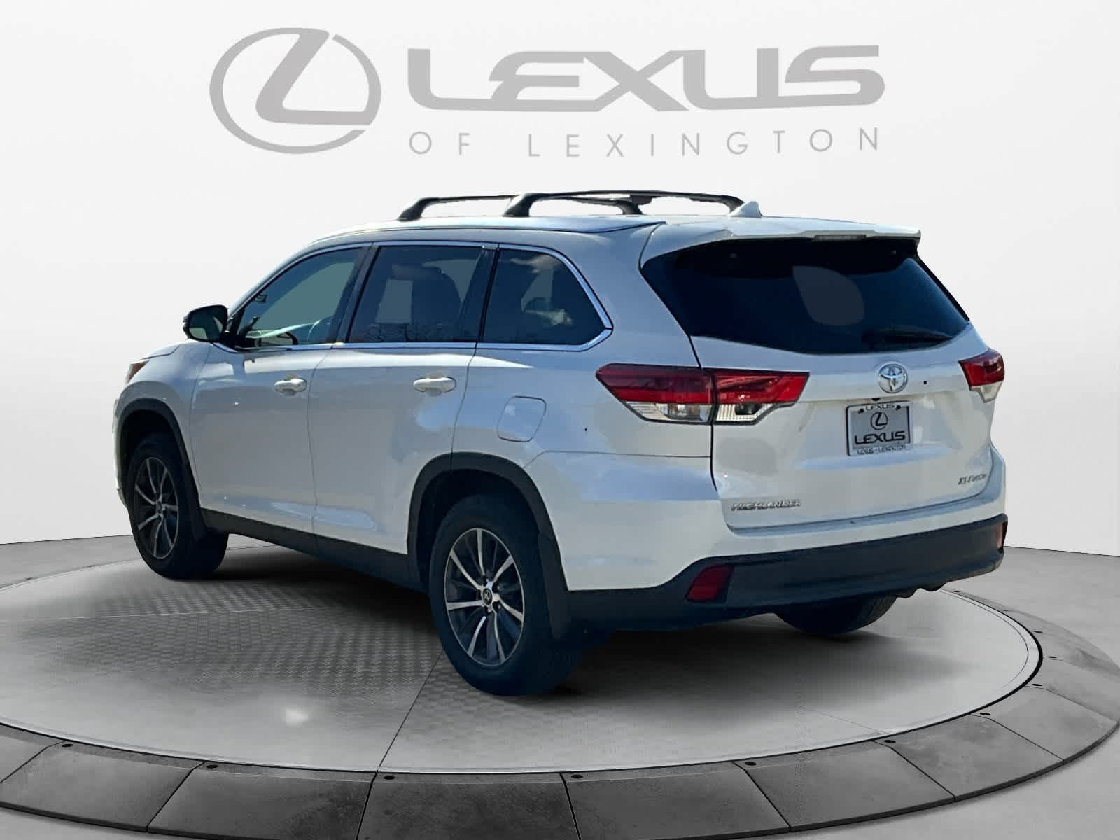 2019 Toyota Highlander XLE 3