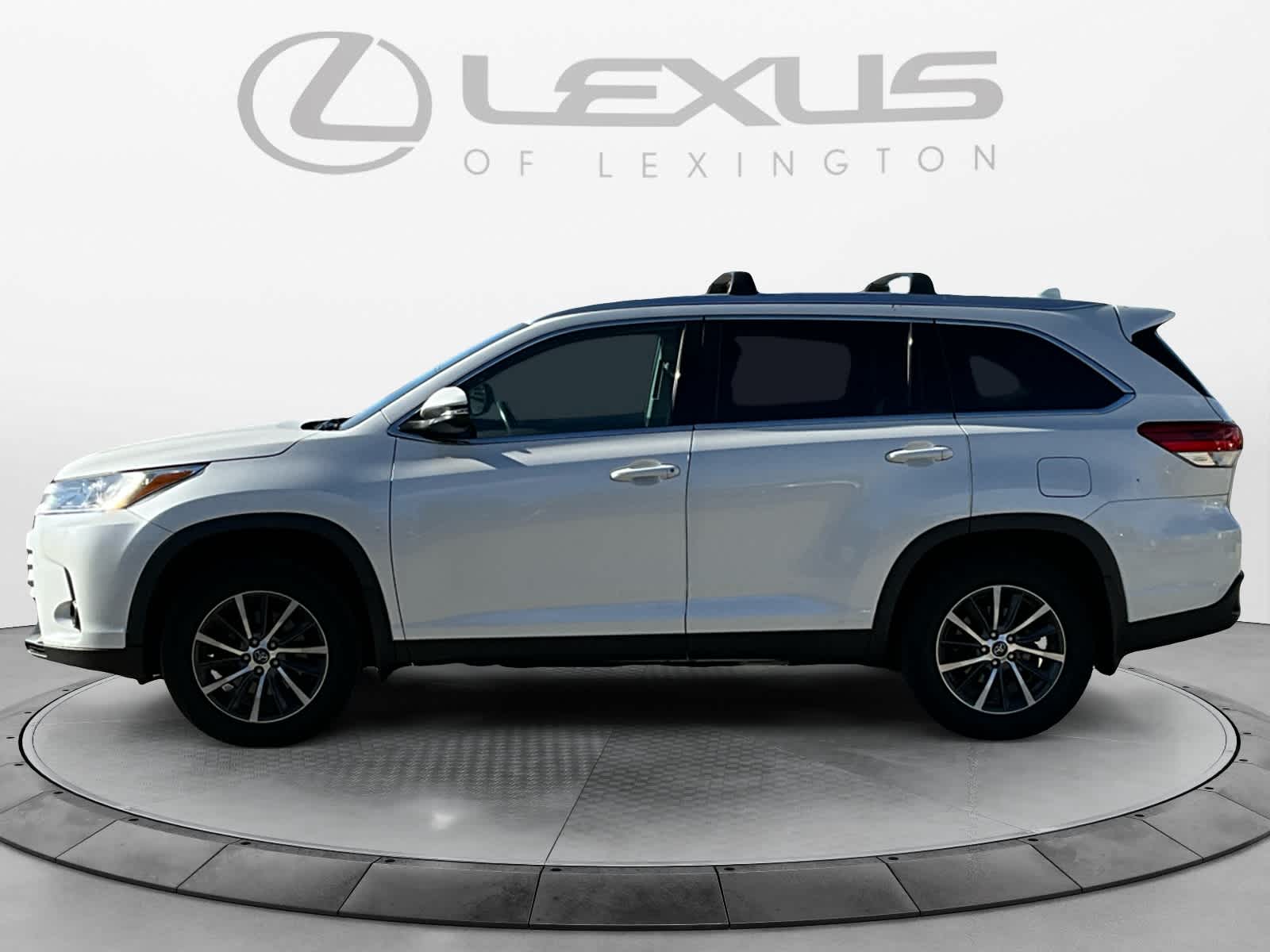 2019 Toyota Highlander XLE 2