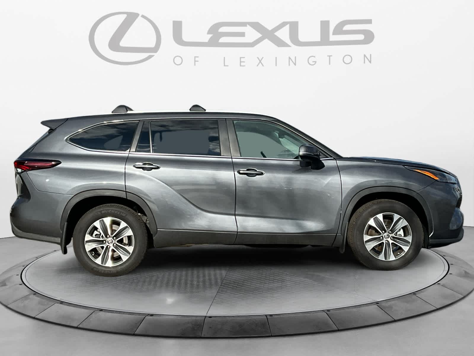 2024 Toyota Highlander XLE 6