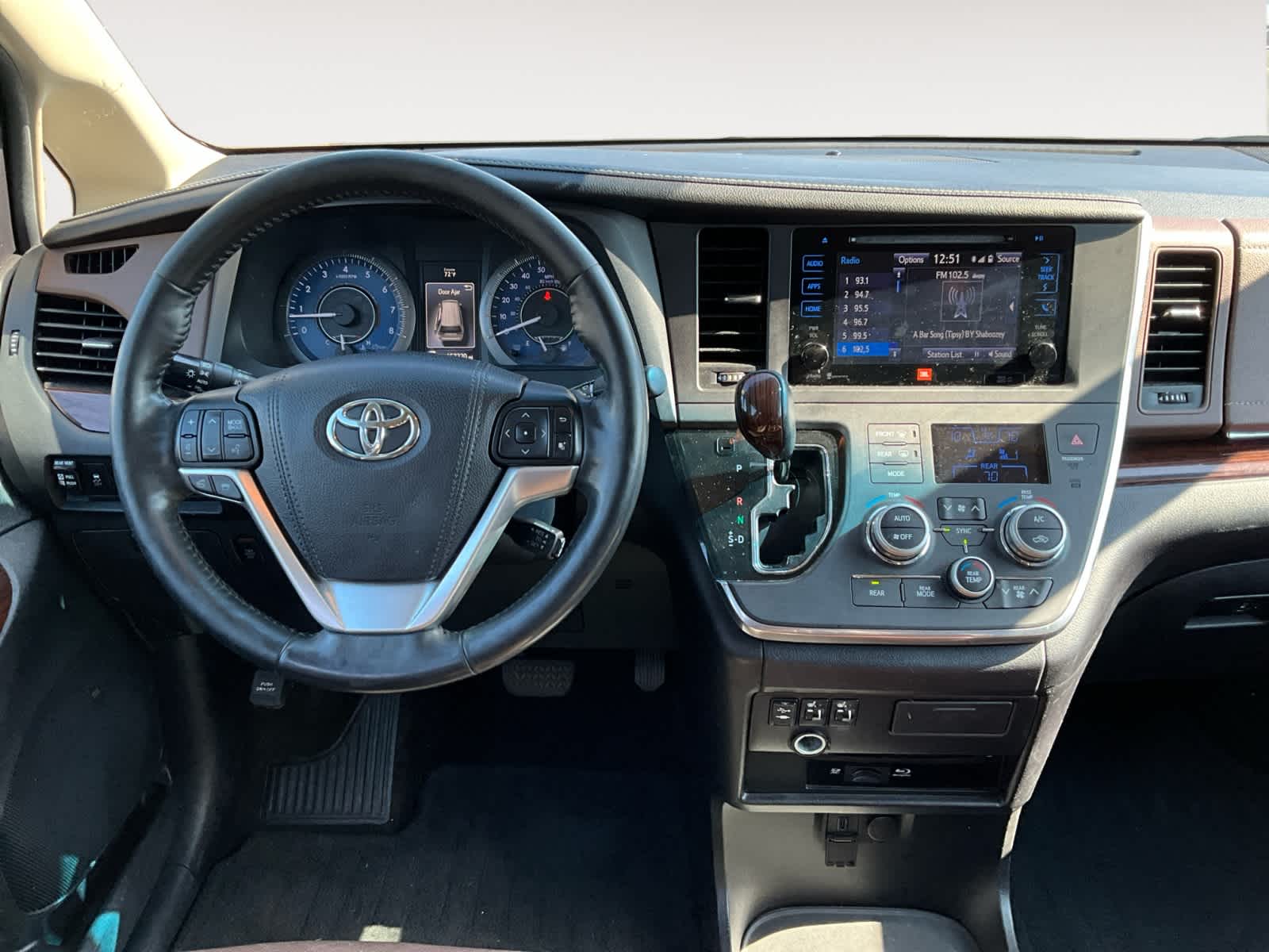 2015 Toyota Sienna Ltd Premium 10