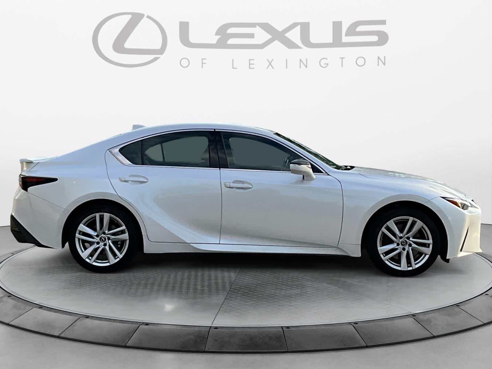 2021 Lexus IS  6