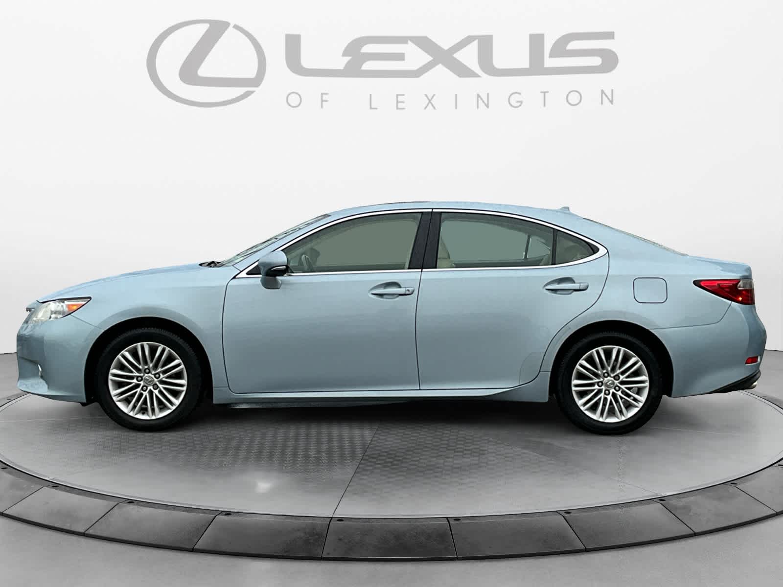 2013 Lexus ES 350 4dr Sdn 2