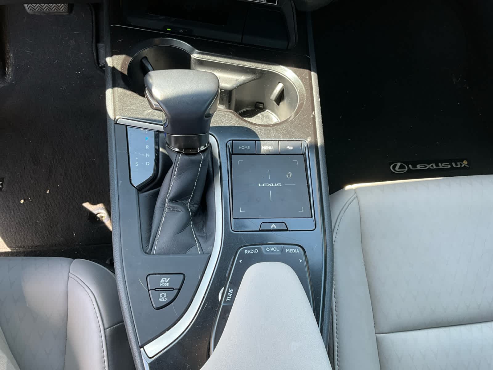 2021 Lexus UX UX 250h 24