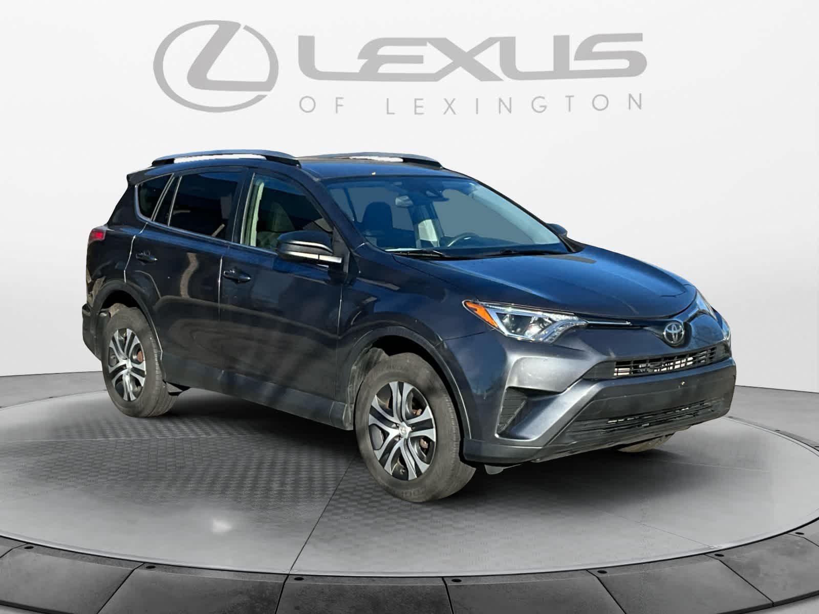 2017 Toyota RAV4 LE 7