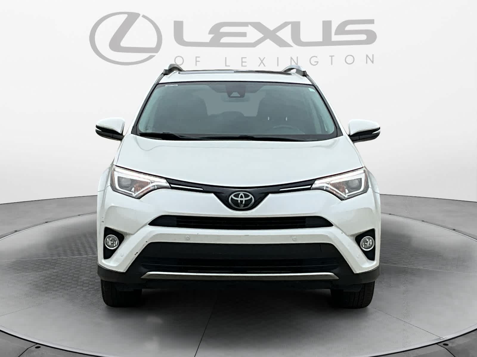 2016 Toyota RAV4 Limited 8