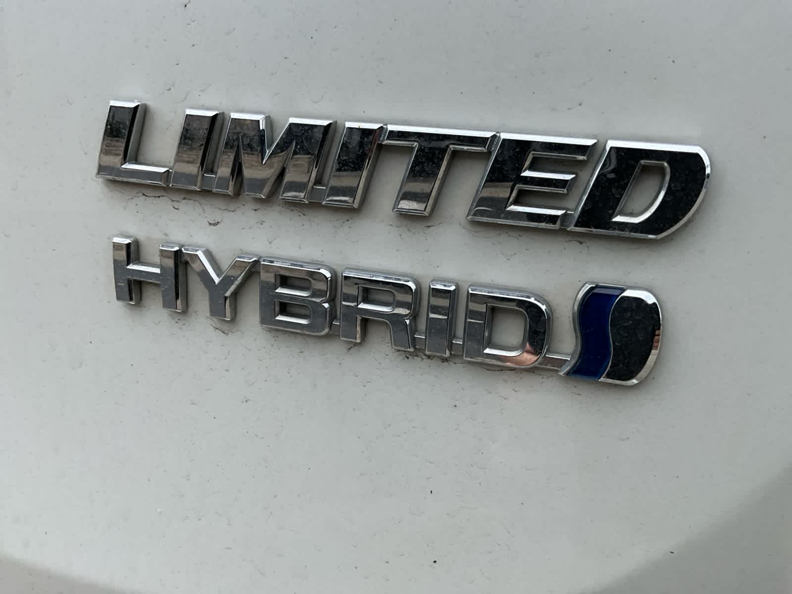 2016 Toyota RAV4 Hybrid Limited 18