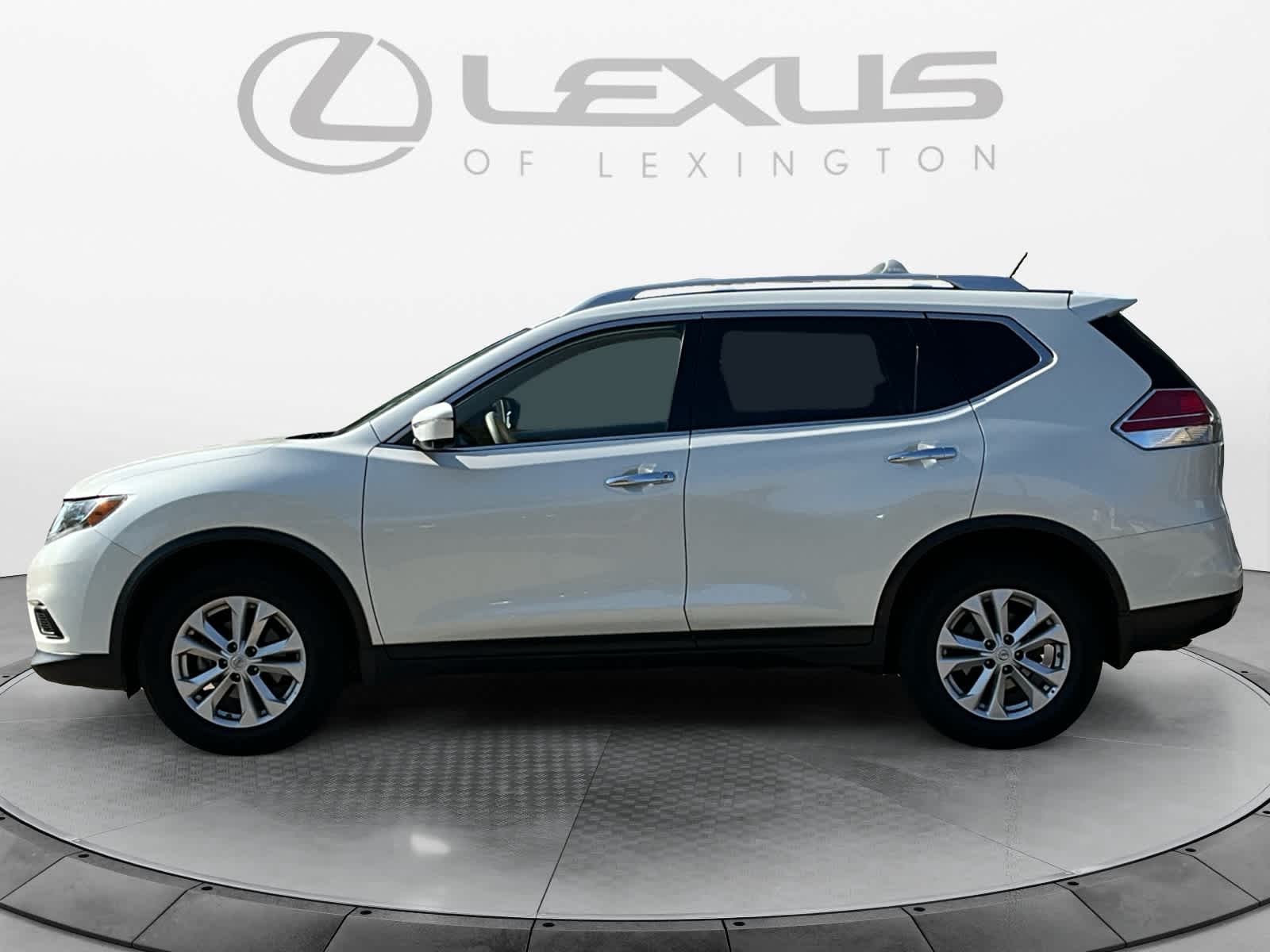 2015 Nissan Rogue SV 2