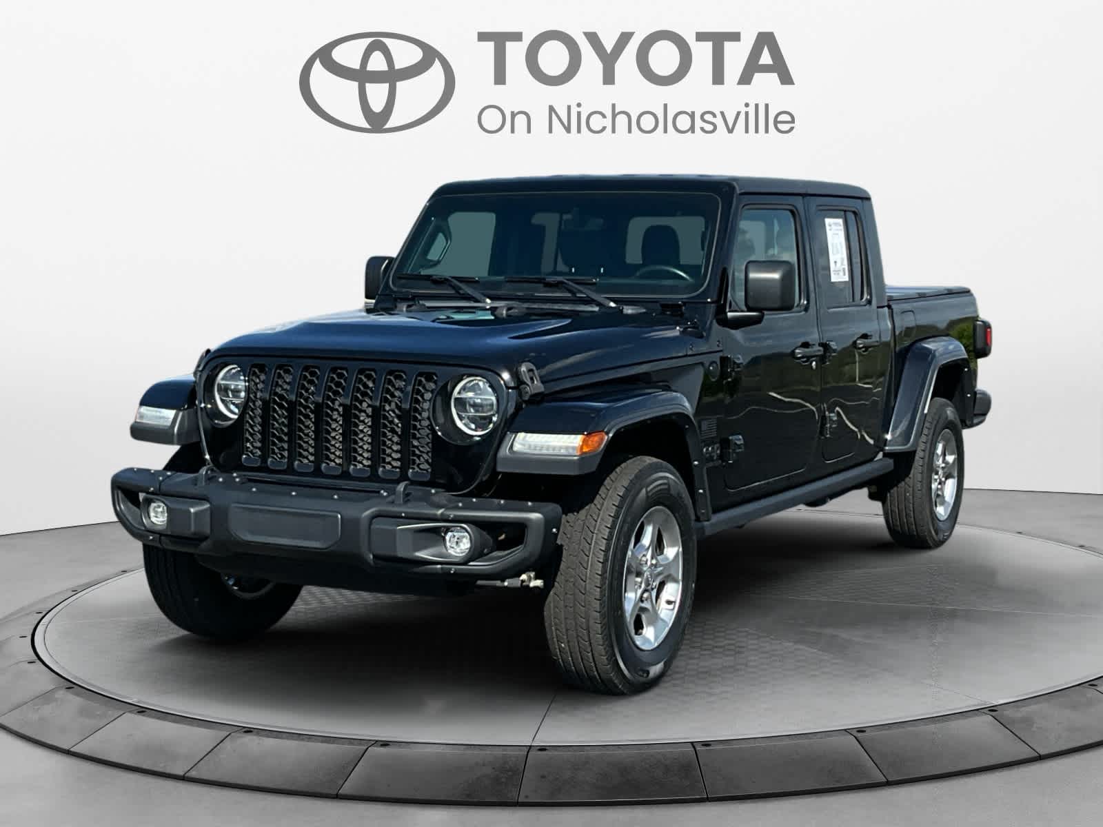 Black Clearcoat 2021 Jeep Gladiator Freedom Crew Cab 4WD Pickup Truck Four-Wheel Drive 8-Speed Automatic