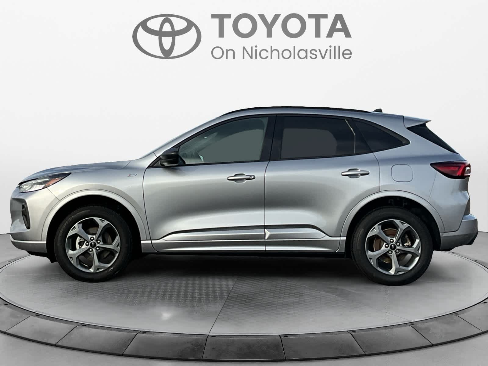 2024 Ford Escape ST-Line - Photo 2