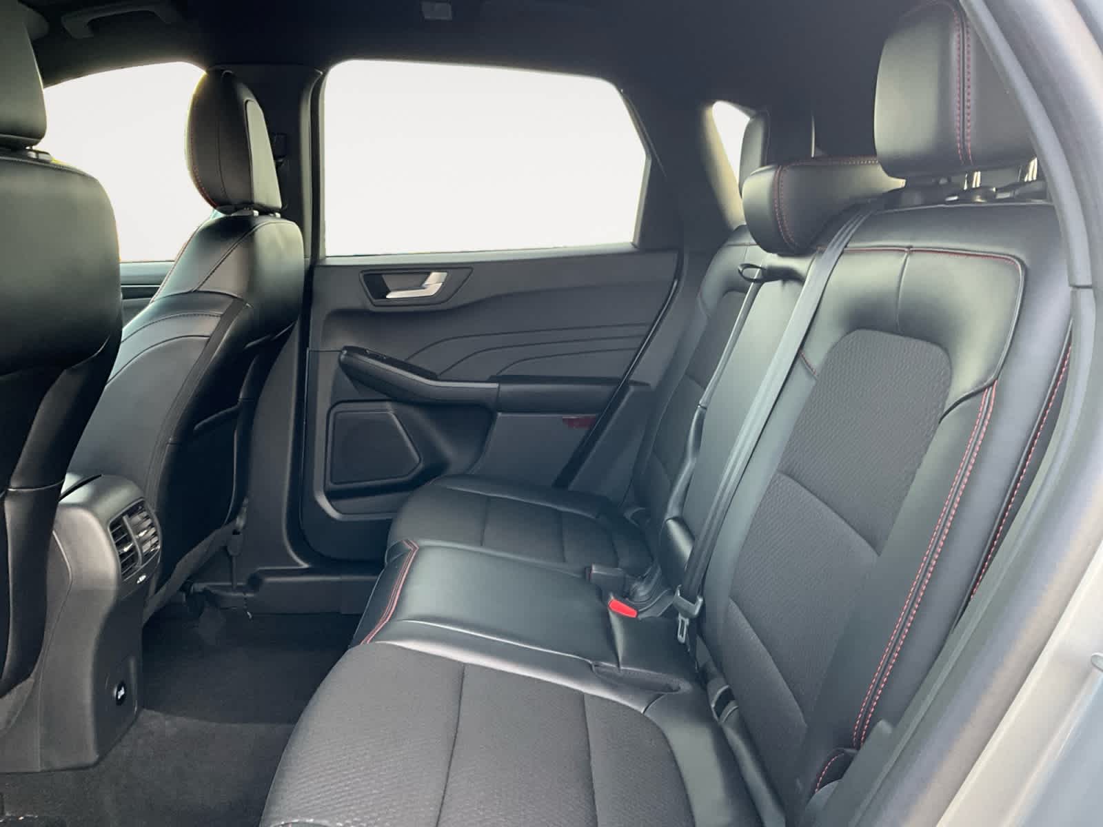 2024 Ford Escape ST-Line - Photo 13