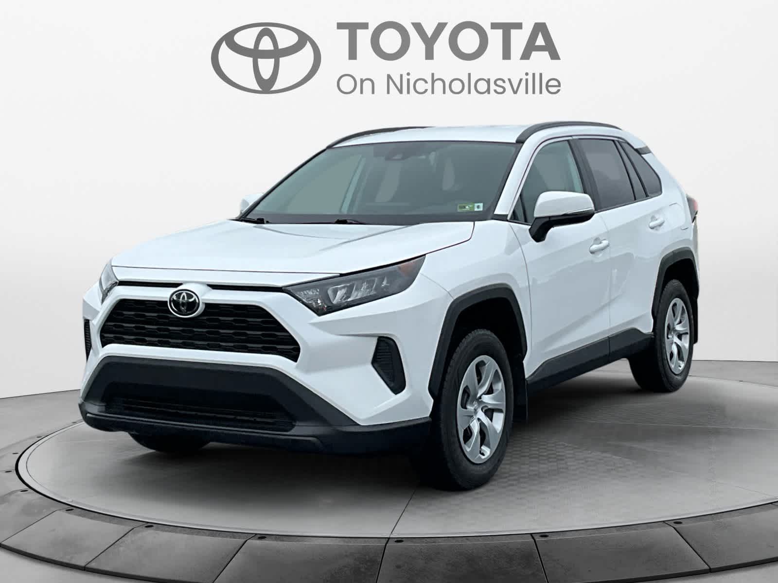 2020 Toyota RAV4 LE AWD's photo