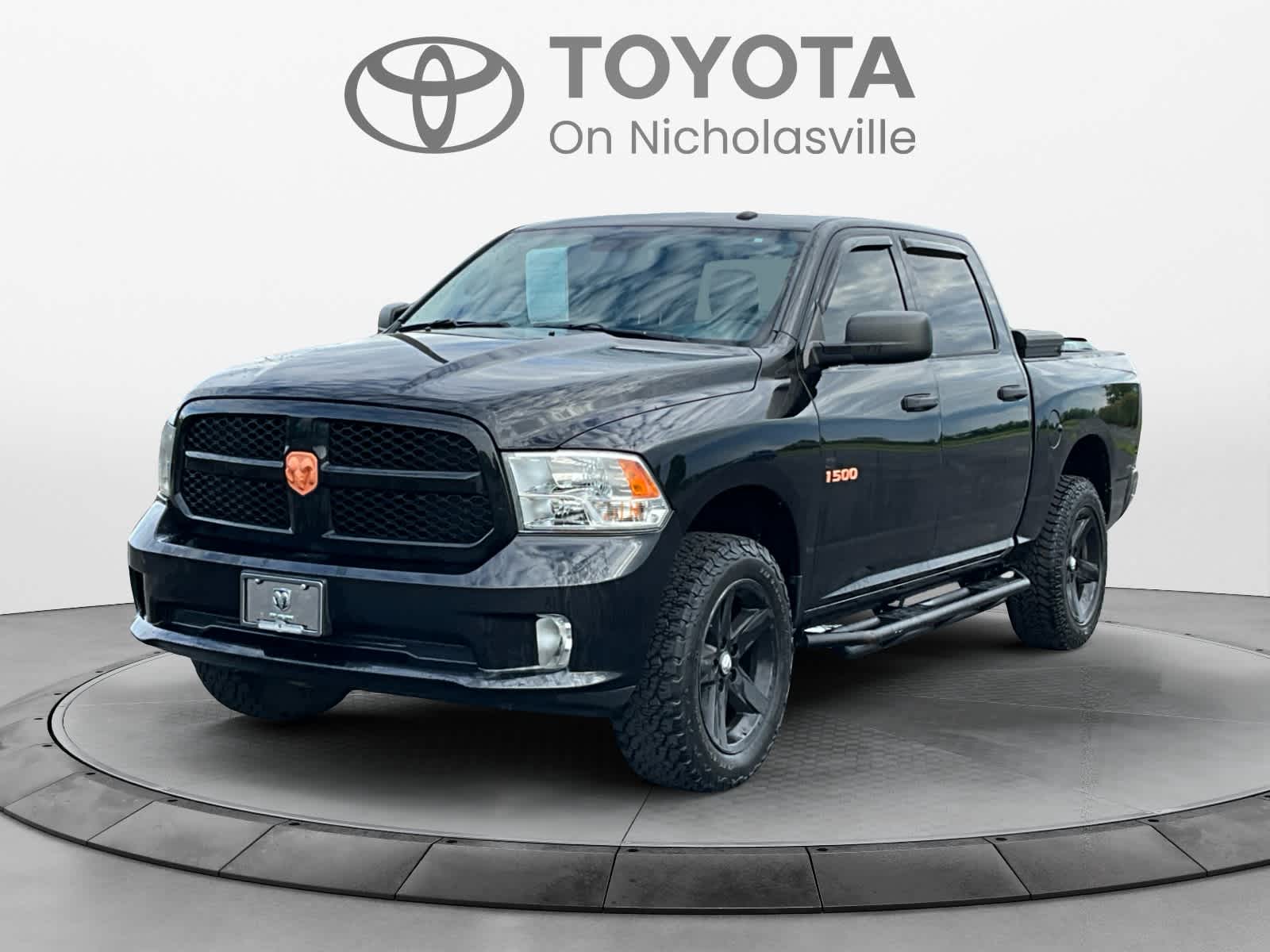 2016 RAM 1500 Express 4x4 Crew Cab 5'7" (Fleet)'s photo