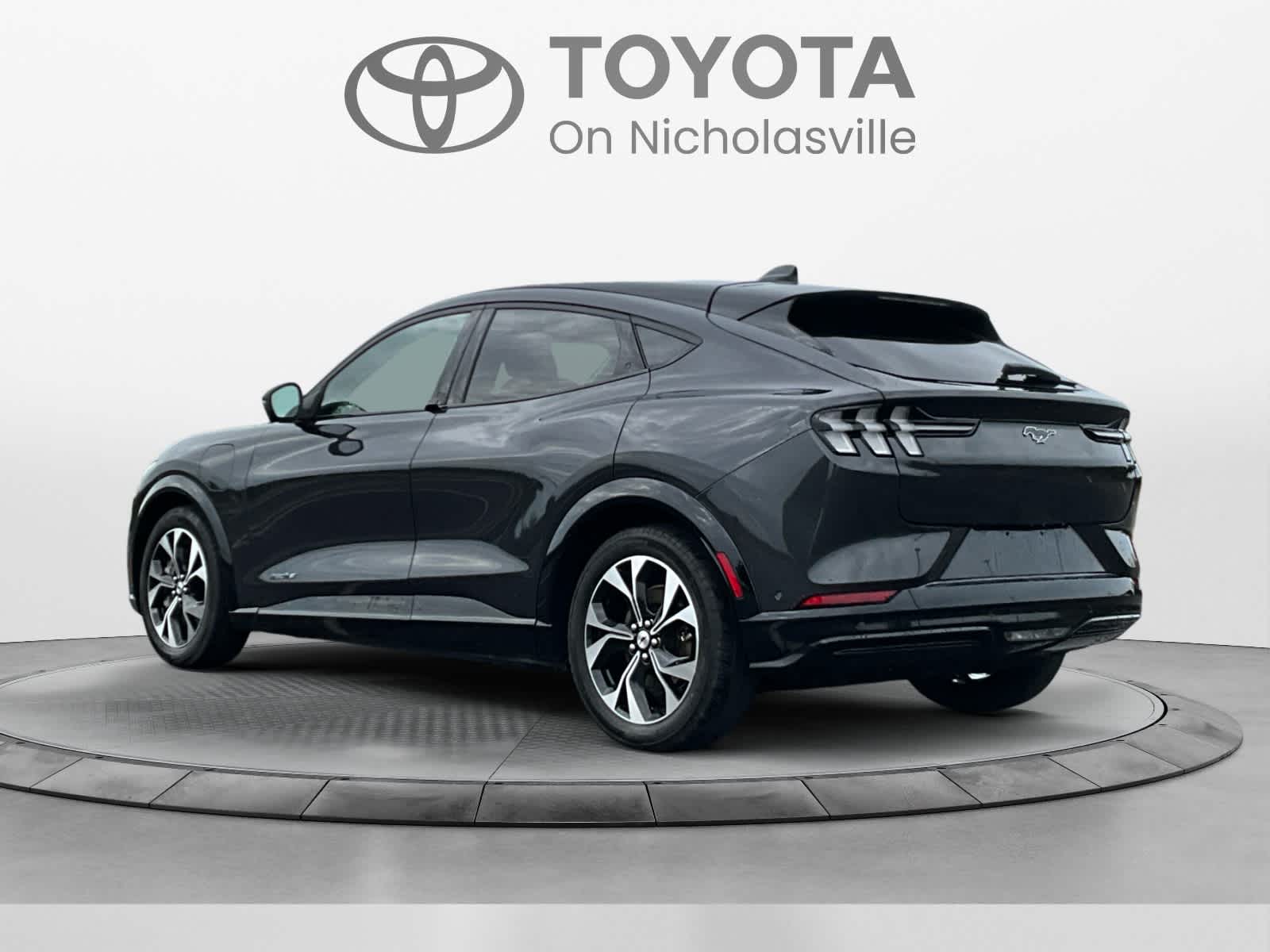 Used 2021 Ford Mustang Mach-E SUV