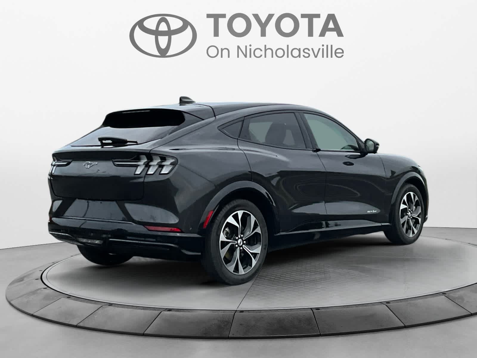 Used 2021 Ford Mustang Mach-E SUV