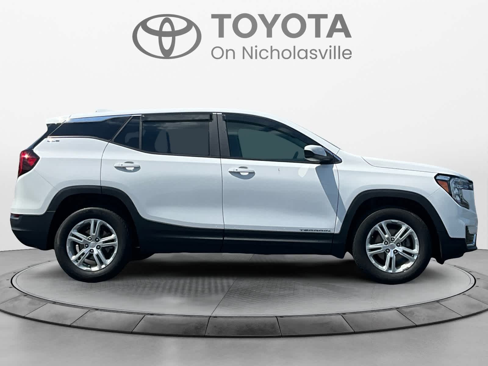 Used 2024 GMC Terrain SUV