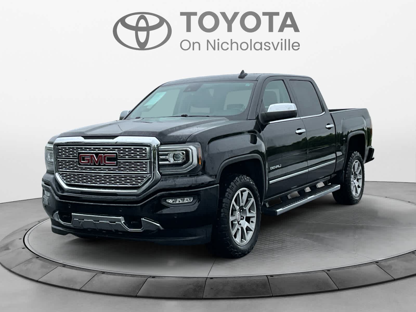 2017 GMC Sierra 4WD Crew Cab Short Box's photo